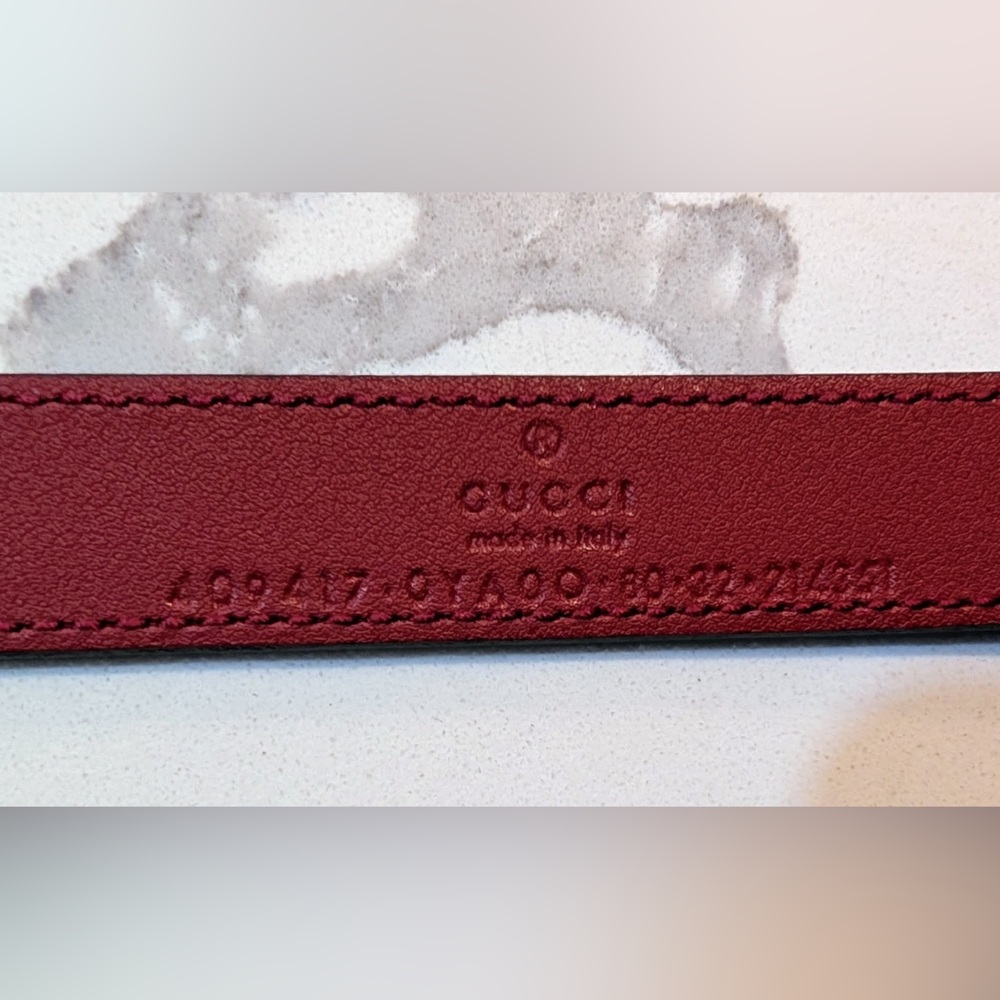 New Gucci Burgundy Red Leather Belt with Gold GG Buckle- small 80/32 - Picture 3 of 15